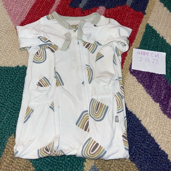 Kyte baby Aloe rainbow zip footie - Picture 2 of 3